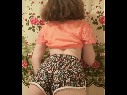 ❤️ Seksi mlada beba skida kratke hlačice pred kamerom Domaći porno kod nas ☑